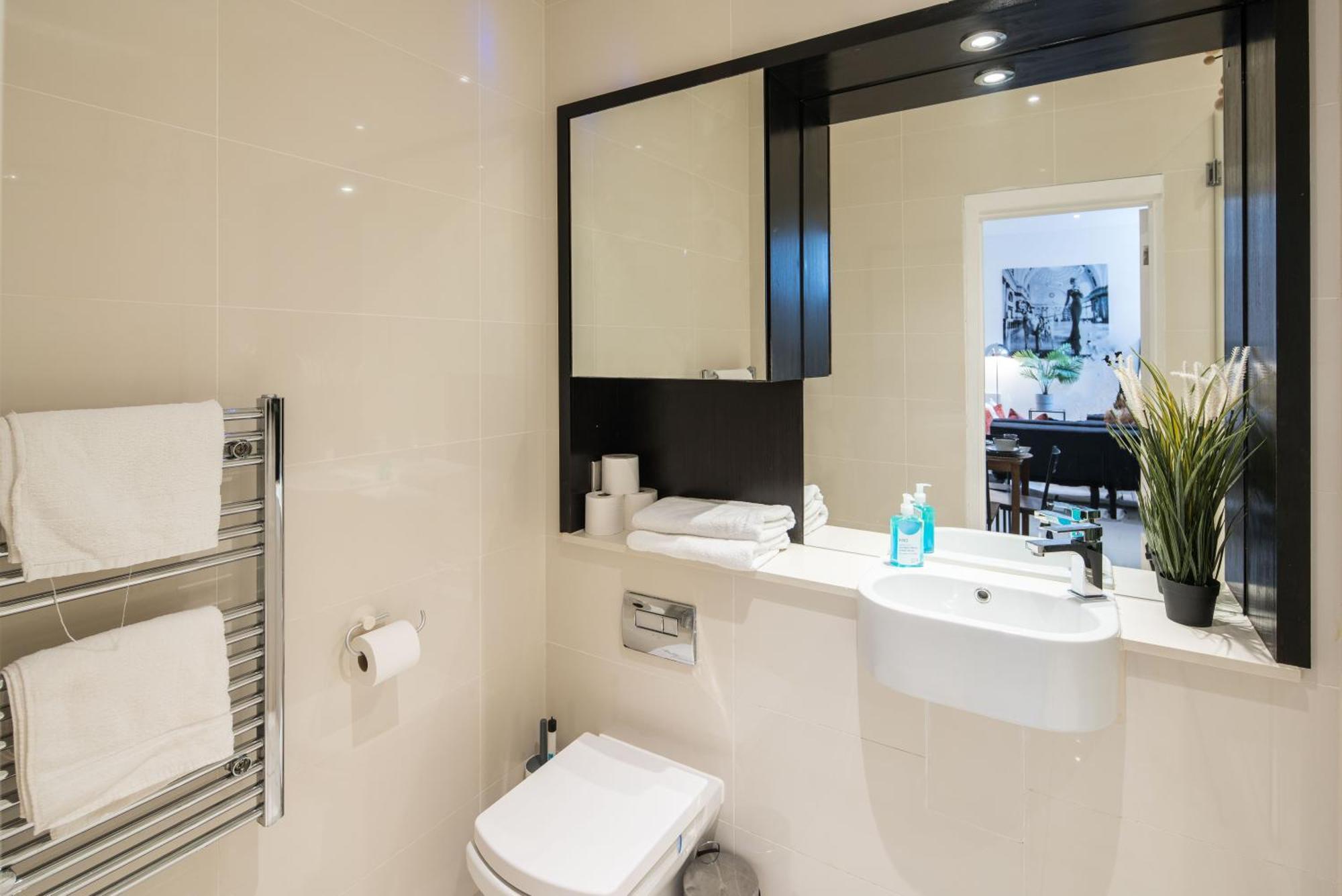 Al Central-Soho-Chinatown-Coventgarden-Cozy-Onebed Daire Londra Dış mekan fotoğraf