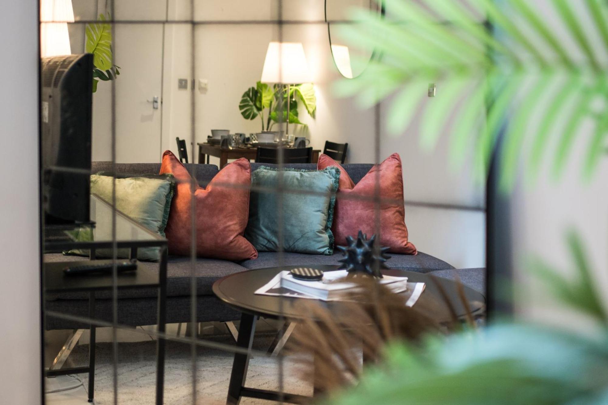 Al Central-Soho-Chinatown-Coventgarden-Cozy-Onebed Daire Londra Dış mekan fotoğraf